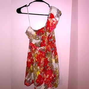 One shoulder vacation dress